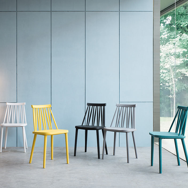 New Design Nordic Style Koti Huonekalut PP Muovi Huone Moderni Kahvila Ruokailutuoli Ravintolan tuoli Myytävänä